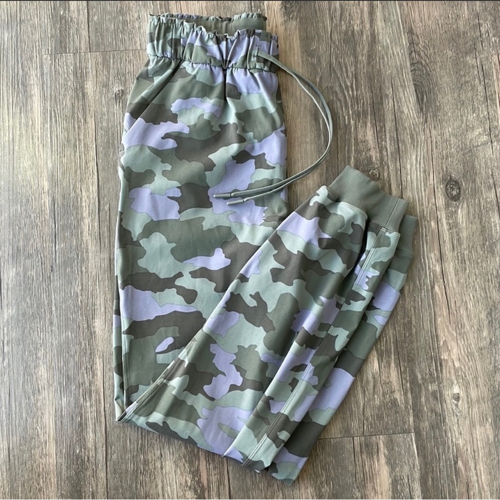 Lululemon High Rise Joggers